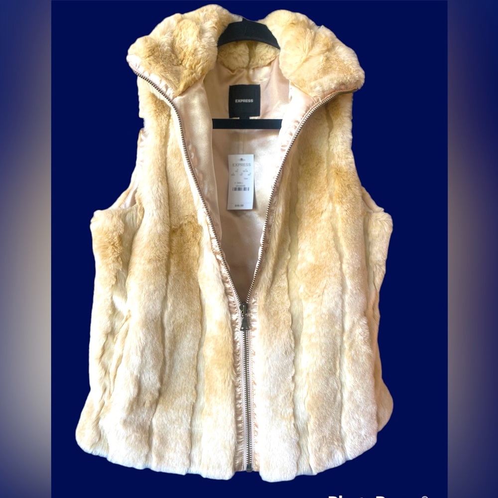 NWT Express Champagne Colored Vegan Fur Vest XS Faux Fur Silky Lining